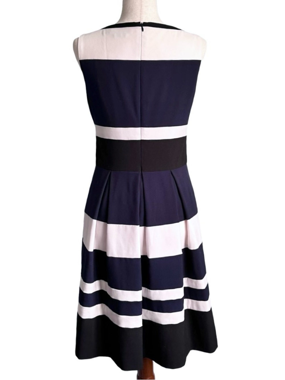 Ralph Lauren LRL Navy Striped Sleeveless Keyla Dress Size 6 EUC Classic Preppy - Picture 4 of 7